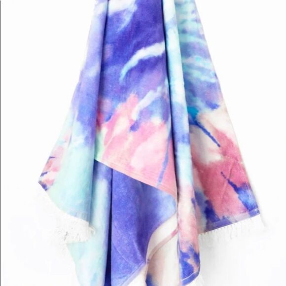 L*Space Tie Dye Towel - Picture 2 of 4
